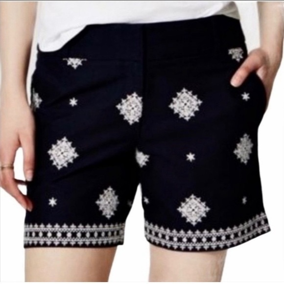 LOFT Riviera navy blue & white embroidered shorts size 4 - Picture 1 of 9